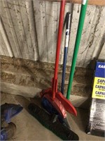 Brooms / handles