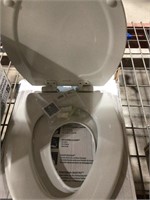 Mayfair toilet seat with potty trainer damage