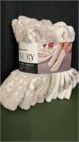 Members Mark Luxury 4 pr cozy socks
