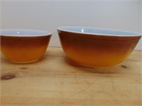 2 pyrex bowls, show signs of use