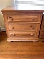 Broyhill 3 Drawer Wooden Dresser