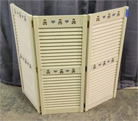 3)Louvered Wood Panel Divider