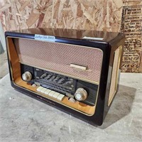 Vintage Tube Radio 20"L x 10"W x 12"H