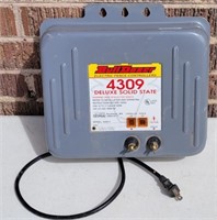 BullDozer 4309 Electric Fence Charger