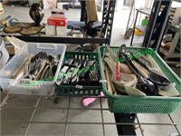 Silverware, knifes, & soup spoons