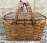 Nice vintage picnic basket - great patina