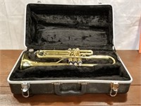 Trumpet Lacquer with case , needs repair