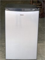 Mini Refrigerator 4.3 cu. ft. - Tested & Works