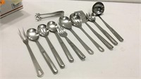 11 Stainless steel Large Serving Pieces K14E