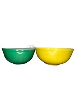 Vintage Pyrex Nesting Mixing Bowls Yellow & Green