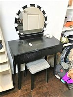 Adorable Vanity Table with Lighted Mirror