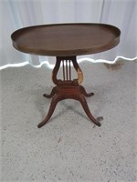 Vtg Oval Side Table w/ Harp Base