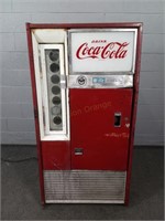 Vintage Coca-cola Vending Machine - Cools