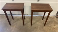 2 SOLID WOOD SIDE TABLES 26.25' HIGH 20' WIDE 12.7