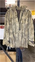 Vintage Fur Coat * Small Tear In Back Collar *