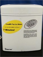 Magic Chef Counter Top Ice Maker-powers on
