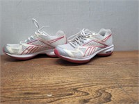 REEBOK Ladies Running Shoes sz 6.5