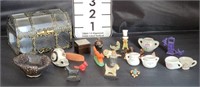 Miniature Items w/Treasure Chest