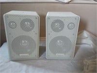 Universal Speakers SP-1727 w wall brackets