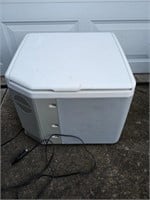 Large Igloo 12v Electric Cooler