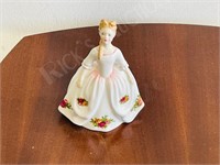 Royal Doulton figure  HN3482 "Old Ctry Roses"