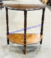 Rounded Side Table (24 x 22 x 11)