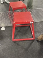 RED JUMP TABLE