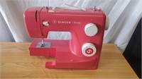 Pink singer sewing machine 3223by - no foot pedal