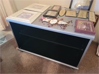 TV stand 34x24x22 no contents