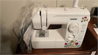 Brother JX2517 Sewing Machine w/accessories