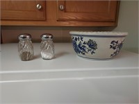 Flowerd ceramic bowl and salt and pepper shakers