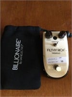Working Danelectro Filthy Rich guitar pedal