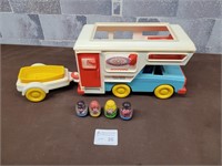 1973 Hasbro Industries Inc Camper with people