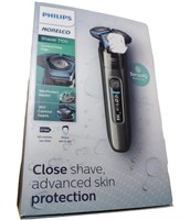 PHILLIPS NORELCO ELECTRIC SHAVER 7100