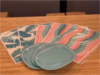 NEW!! Lot of 5 place mats and 3 plates