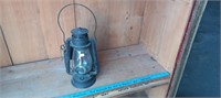 Dietz Barn Lantern w/ Bullseye Globe (globe has a