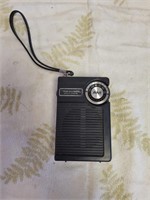 Realistic solid state transistor radio not tested