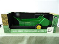 John Deere 1952 Spreader Model L 1/8 Scale (NIB)