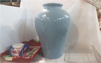 Large blue vase, 2 baking pans