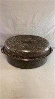 Large Black Enameled Roasting Pan With Lid