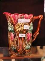 Majolica pitcher Frie Onnaing made in France