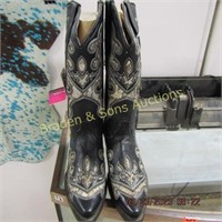 NEW LADIES WESTERN BOOTS SIZE 7