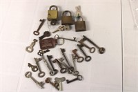 Vintage Padlock & Skeleton Keys Lot