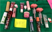 197 - MIXED LOT OF NEW MAKE-UP PRODUCTS (Q33)
