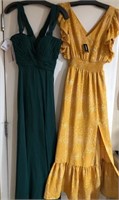 221 - LOT OF 2 LADIES' DRESSES SIZE XS & 4 (Q75)