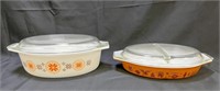 Lot of 2 covered pyrex casserole dishes