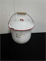 Vintage chamber pot with lid
