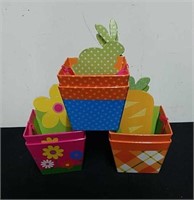 New 6 small Easter baskets 4X 4x 3.5 in