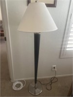 Elegant Floor Lamp W/Shade Working