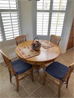 Small Wood Diningroom Table W/4 Chairs
